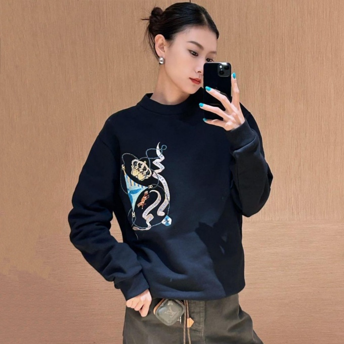 lv louis vuitton crown embroidery crew neck sweatshirt
